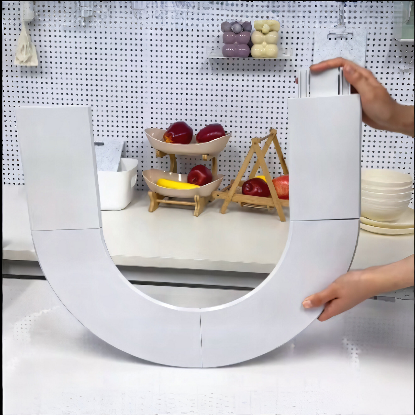 Lazy Susan Revolution – Erweiterbare 360° Drehtablett für Rechteckige Esstische | Modernes, Rutschfestes & Hitzebeständiges Serviergestell mit Leichtlaufrollen | Perfekt für Familienessen & Partys