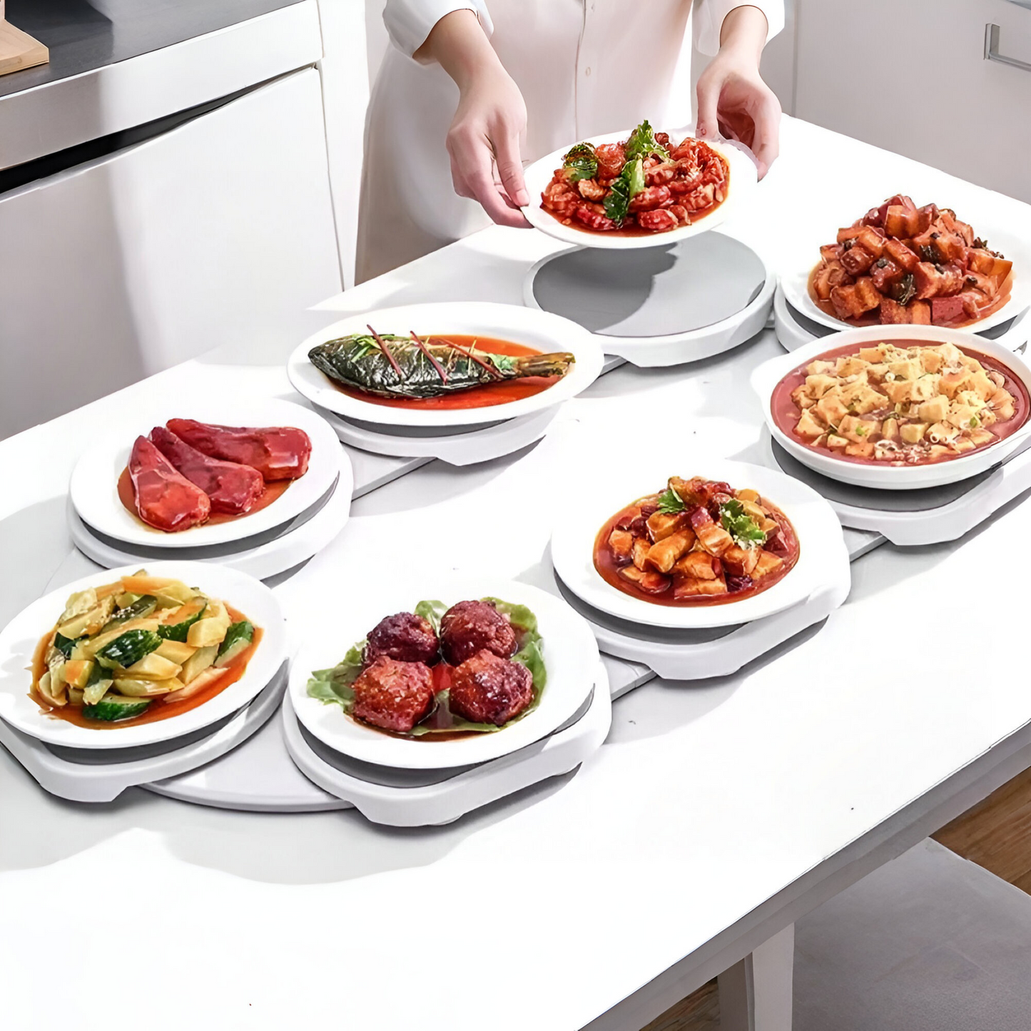 Lazy Susan Revolution – Erweiterbare 360° Drehtablett für Rechteckige Esstische | Modernes, Rutschfestes & Hitzebeständiges Serviergestell mit Leichtlaufrollen | Perfekt für Familienessen & Partys